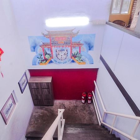 Spot On 89886 Backpacker'S Stay Services Kuching Exteriör bild