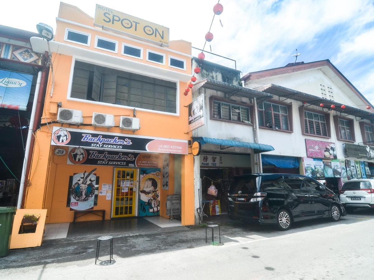 Spot On 89886 Backpacker'S Stay Services Kuching Exteriör bild