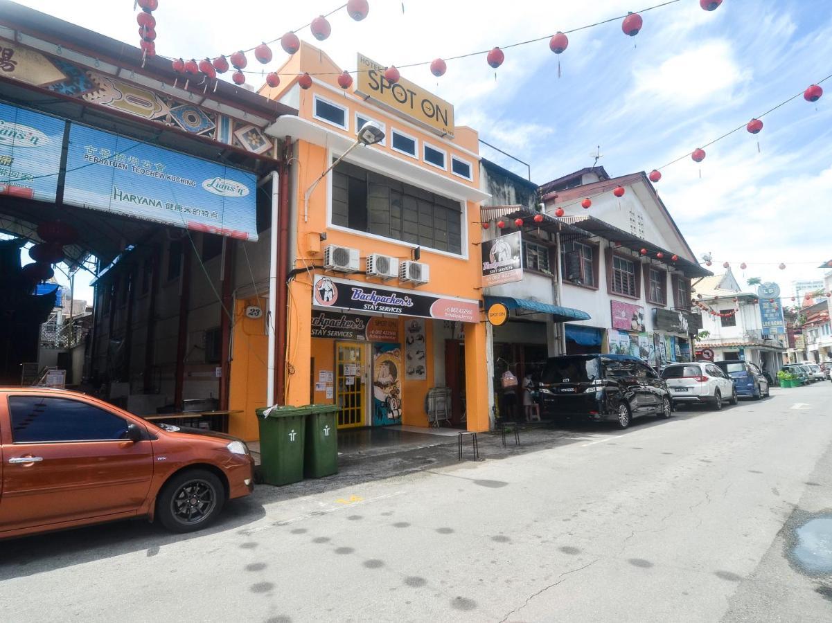 Spot On 89886 Backpacker'S Stay Services Kuching Exteriör bild