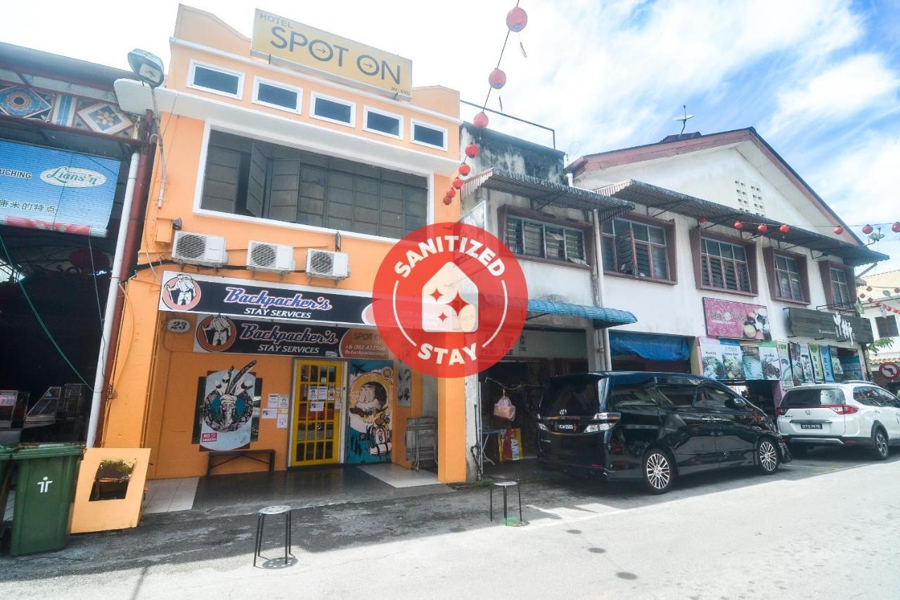 Spot On 89886 Backpacker'S Stay Services Kuching Exteriör bild
