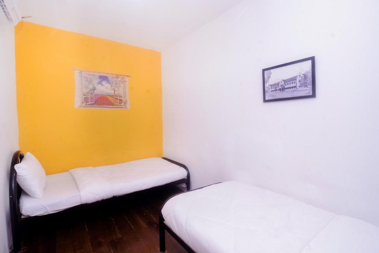 Spot On 89886 Backpacker'S Stay Services Kuching Exteriör bild