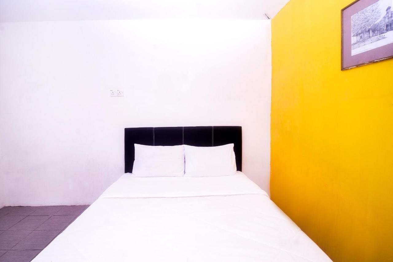 Spot On 89886 Backpacker'S Stay Services Kuching Exteriör bild
