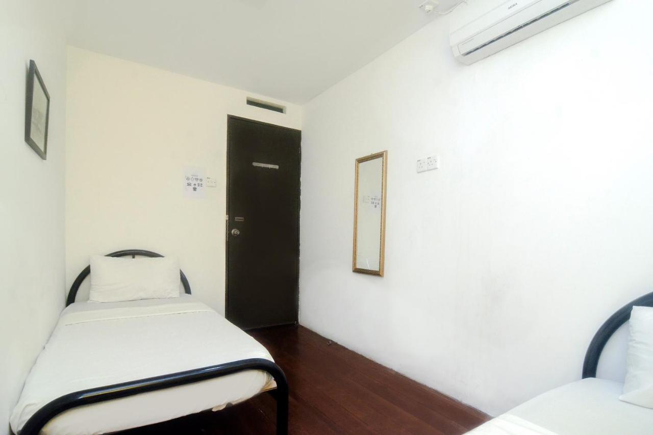 Spot On 89886 Backpacker'S Stay Services Kuching Exteriör bild
