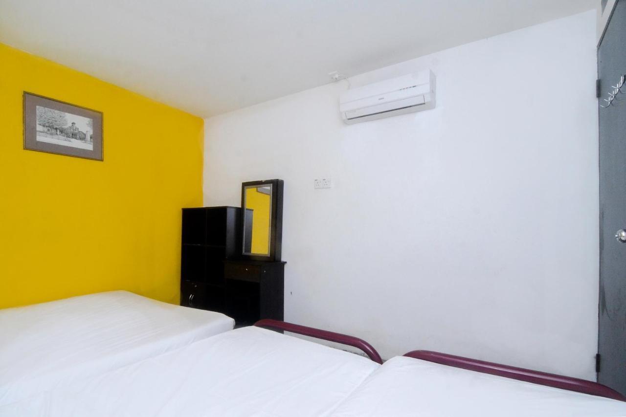 Spot On 89886 Backpacker'S Stay Services Kuching Exteriör bild