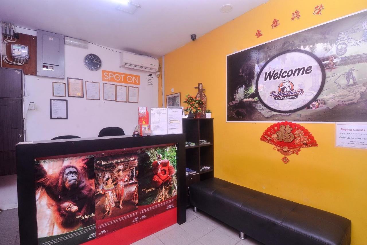 Spot On 89886 Backpacker'S Stay Services Kuching Exteriör bild