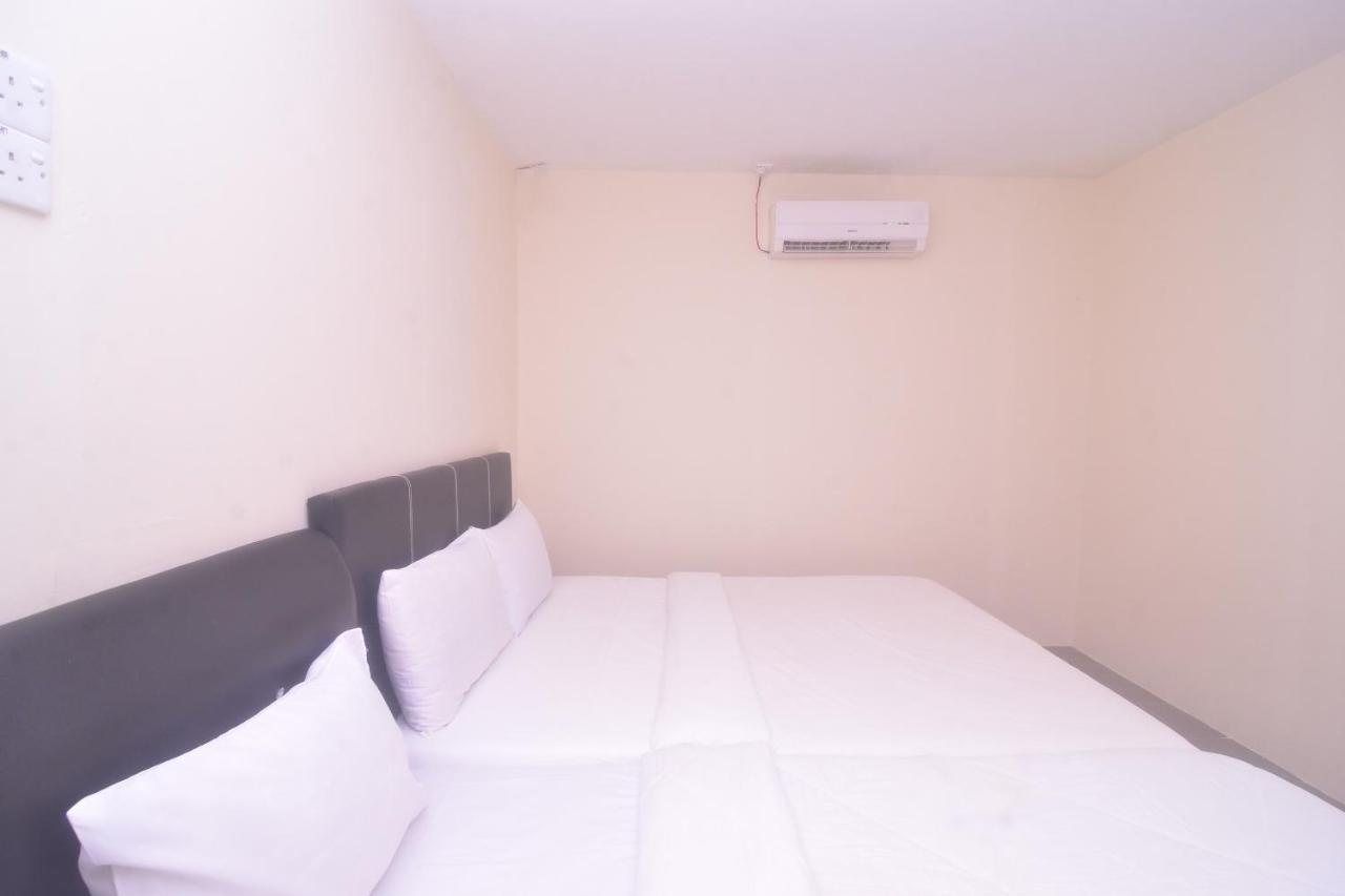 Spot On 89886 Backpacker'S Stay Services Kuching Exteriör bild