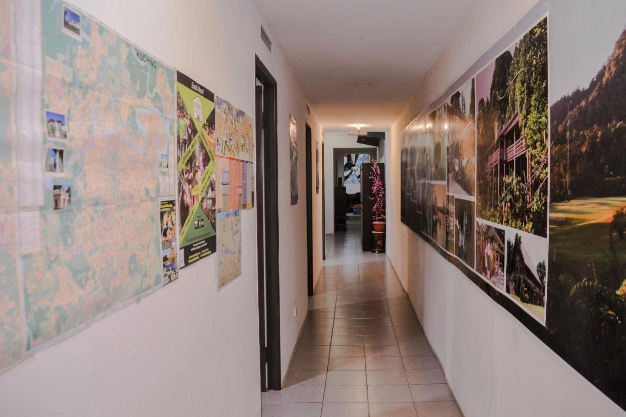 Spot On 89886 Backpacker'S Stay Services Kuching Exteriör bild