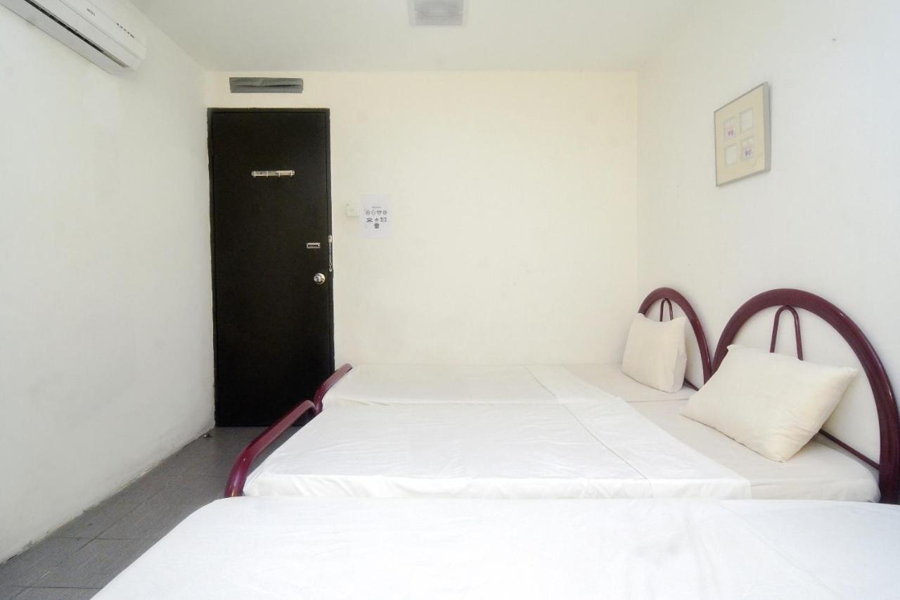 Spot On 89886 Backpacker'S Stay Services Kuching Exteriör bild
