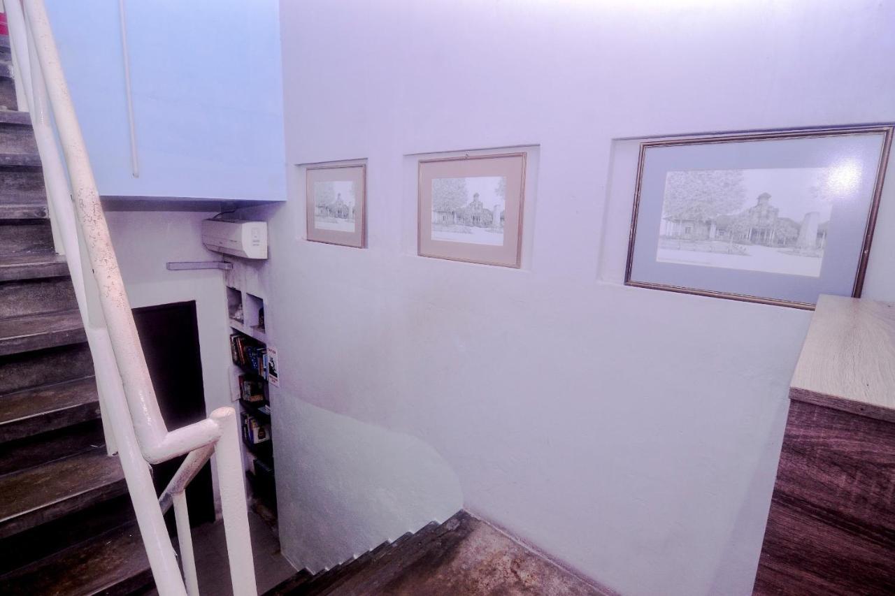 Spot On 89886 Backpacker'S Stay Services Kuching Exteriör bild