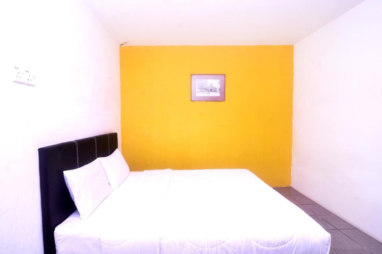 Spot On 89886 Backpacker'S Stay Services Kuching Exteriör bild