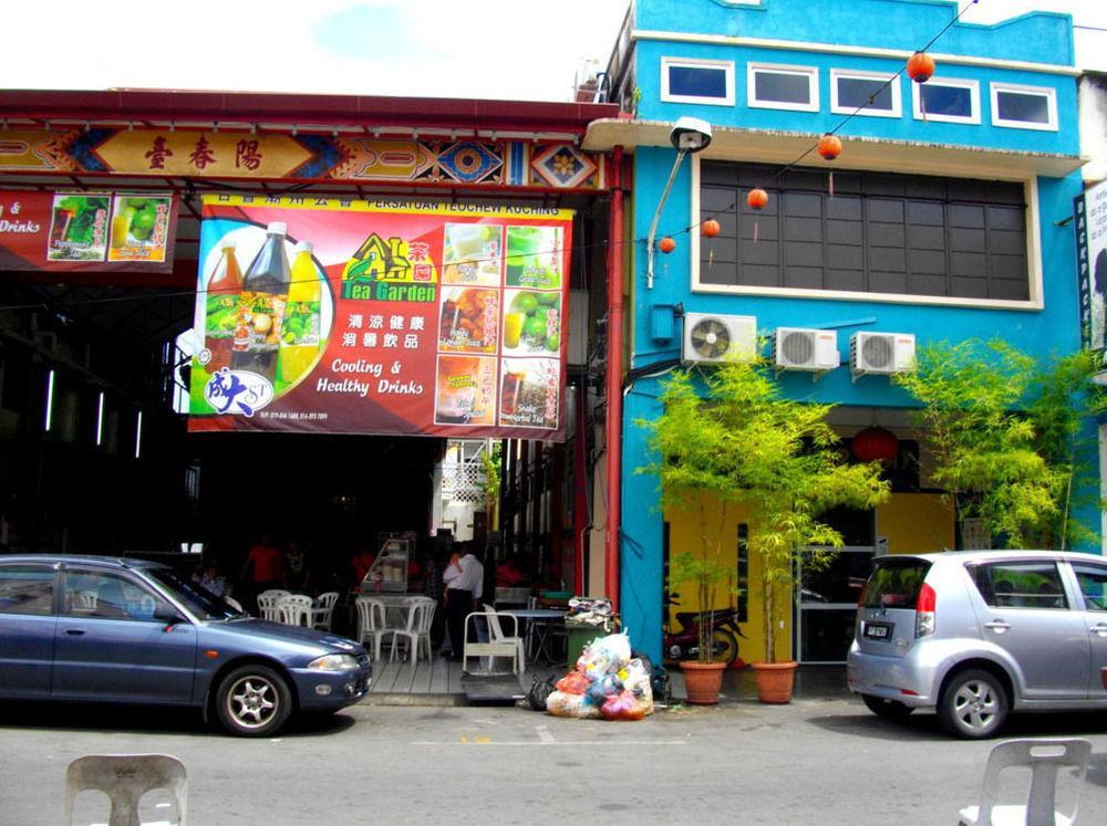 Spot On 89886 Backpacker'S Stay Services Kuching Exteriör bild