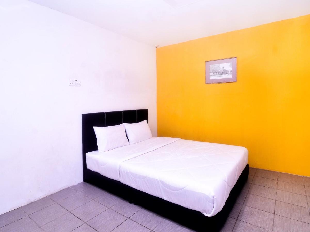 Spot On 89886 Backpacker'S Stay Services Kuching Exteriör bild