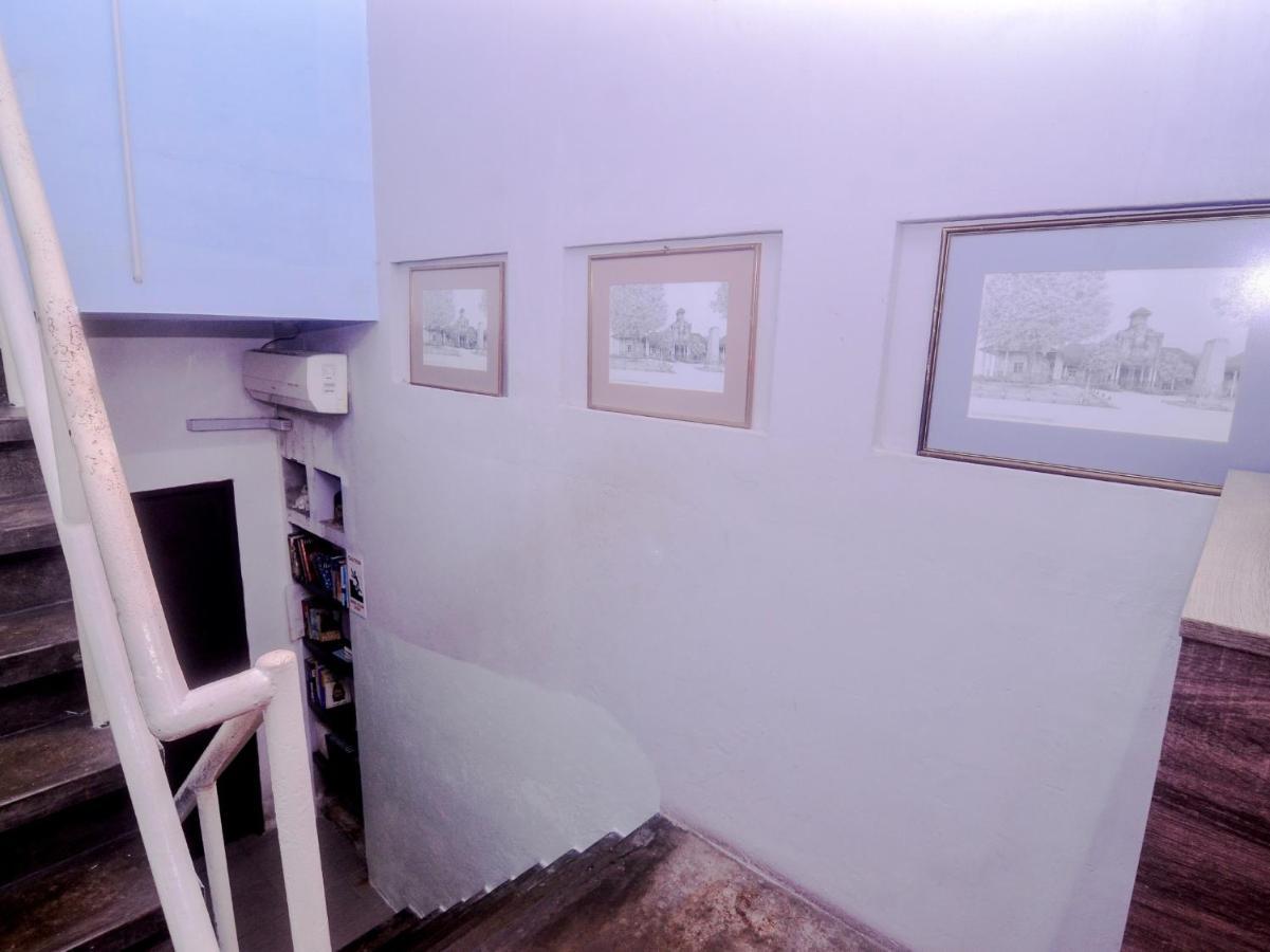 Spot On 89886 Backpacker'S Stay Services Kuching Exteriör bild