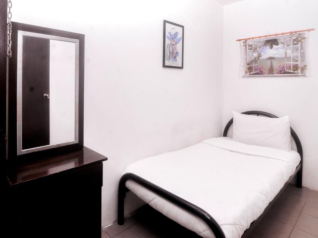 Spot On 89886 Backpacker'S Stay Services Kuching Exteriör bild
